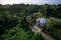 Peace in Paradise with mountain views and  5 minutes walk to the beach