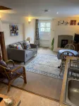 Delightful Barn Conversion in village beneath the beautiful Quantock Hills AONB - 홈스테이