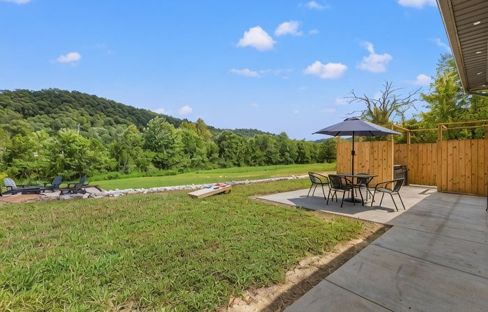 New Barndo/Kayak Launch/ 2 Private Hot Tubs