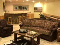 Beautiful Executive Lake Home on Peninsula with 657 ft Frontage, Dog Friendly - 무료 와이파이
