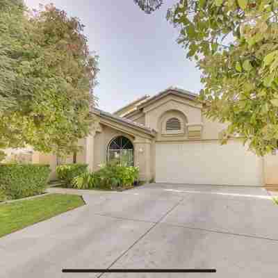 Charming Home. 5 bedrooms .2 restrooms .2 Living rooms with 10 beds for 16 guest Hotel Exterior