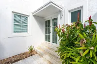 Oceanfront 3BR luxury Villa - Private Pool, Gate Community, no Car needed