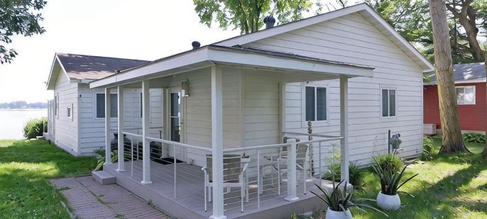Stylish 4-bedroom cabin with AC, WiFi & boat rental available! Hotels in Becker County
