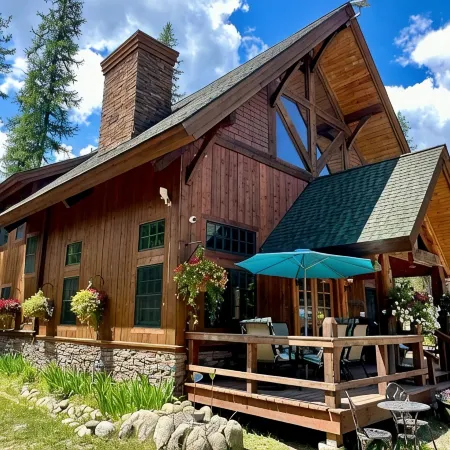Convenient Location 2 Miles to Priest Lake for Families & Work-Cation Stays!