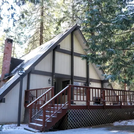Secluded Cabin at Shaver Lake – Quiet, Private & Family Friendly