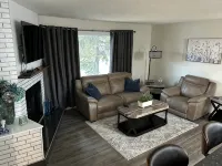 Upper level home in Grande Prairie - 3-Star