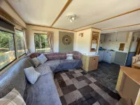 Pet/Dog Friendly Rural Lodge, with Fenced Garden Area, Nr Beaches, Woodlands - 2-Star