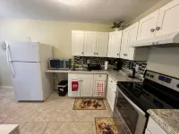 Sea Breeze - 2BR Apartment -  Near all beach excursions and WPB nightlife. -  Apartamentos vacacionales