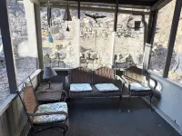 The Riverside Brickhouse- 6 Bedrooms, 2 Bathroom, Riverviews, Grill, AC/Wifi Hotels in Mendon