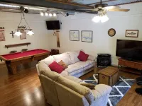 Relax among the palms at Reeled Inn on Beautiful Lake Gaston - 3 stjerner