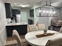 Stylish & Spacious Townhouse • Near Fort Rucker – Cozy, Clean & Convenient Stay فنادق في إنتربرايز