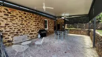 Beautifully renovated country cottage located near Mclaren Vale's best wineries - breakfast