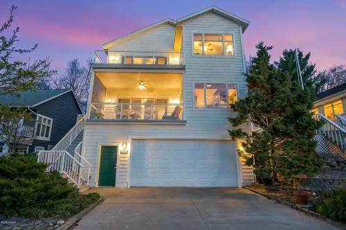5BR Channel View Retreat! Near the Beach in Bluffton of Muskegon - 4-Star