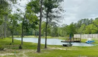Fun little get away, perfect for one yet cozy for two “Hunter’s Hut” - 2-Star