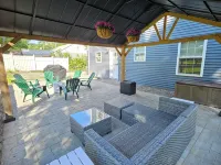Large Private Yard, 4Br Home, Walk to Town Center Hotels in Meredith