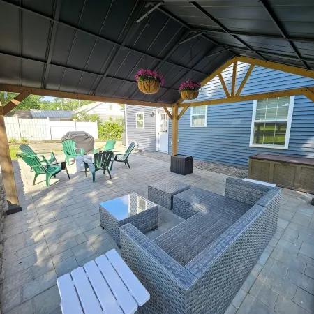 Large Private Yard, 4Br Home, Walk to Town Center
