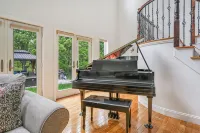 Heated Pool + Hot Tub - Luxe 7Br Villa