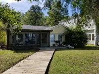 Pappy's Pool Lake: A  1650 Sqft with Pier,  Boat Ramp, Screened Porch,Lakeside. - 2-stjärniga