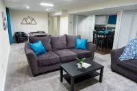 Spacious Guest Suite with Private Entrance, Hot tub, 2 Bedrooms, 1 Bath - 4-Star