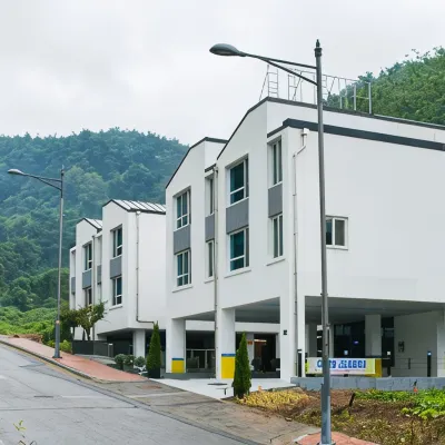 Jeongeup Ire stay Отели рядом с достопримечательностью «Общественный стадион в Чонгыпе»