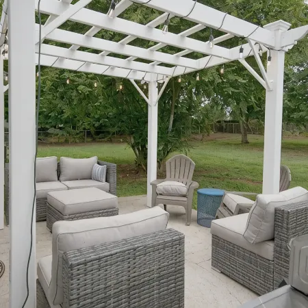 Scandi-Chic Retreat in Madison-Pets stay free!