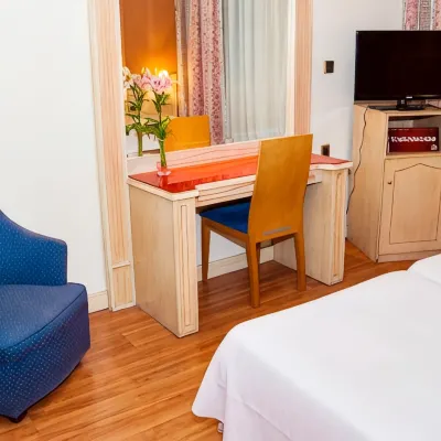 Ana María Hotels near حمامات عربية