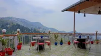 โฮเทล เดอะ ไพน์ วิลล่า มัสซูรี - ที่มีสปา