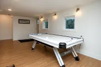 Lakefront home! Water view from the house.  Less than 3 minutes stroll to beach! - Boutique