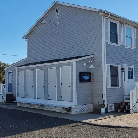 Location! 2 min Walk to Short Sands Beach