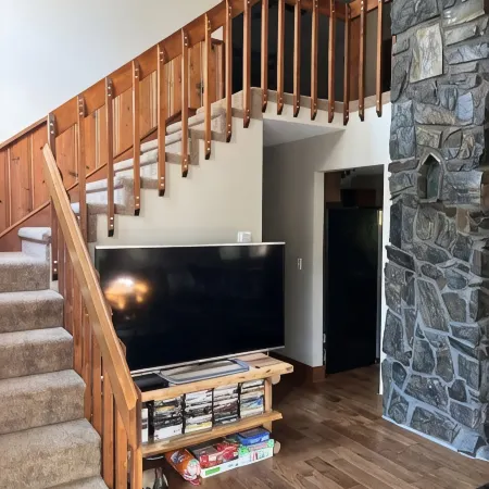 3-bedroom cabin Sleeps 8 Close to ATV Trails with WiFi