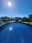 Shadow's Oasis, Tropical Cozy 2/2 w/ Pool, Sundeck & Fishing in your own space! - Uima-altaat