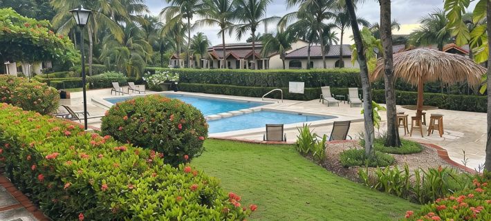 Flamingo Beach Villa - One of Few Renovatd Units- Walk to Beach- Bikes Included Hotels in Playa Flamingo