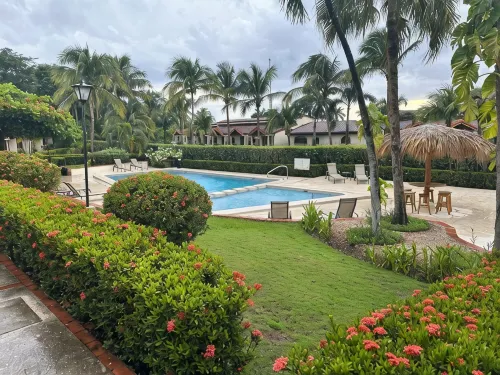 Flamingo Beach Villa - One of Few Renovatd Units- Walk to Beach- Bikes Included - ヴィラ