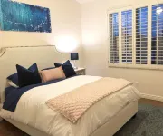 Resort Living! Quiet Lakefront Home. Pool, large shaded patio, fishing, sleeps 9