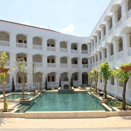 Hotel Ammi Cepu