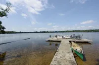 Peace, Privacy and a Pontoon!! No steps in home or to water! - Homestays