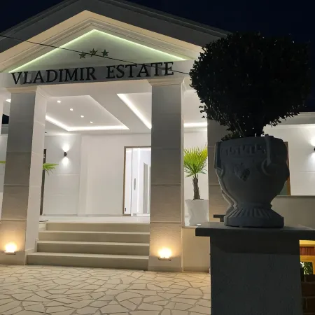 Vladimir Estate Hotel