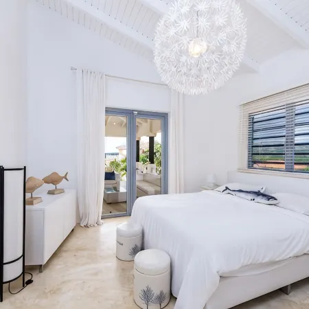 Beautiful modern Villa, Private Pool, Gated Community, quiet area