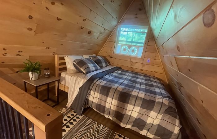 THE LILLIPAD.Off-grid A frame. Sebago lake region!