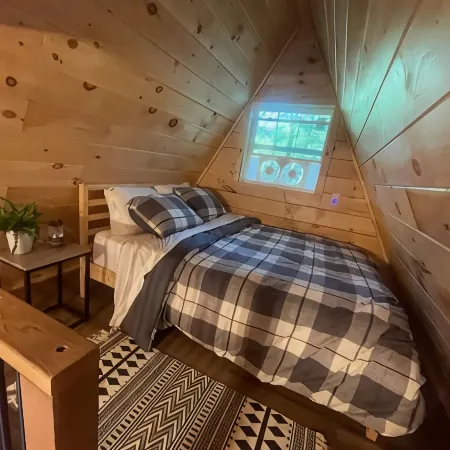 THE LILLIPAD.Off-grid A frame. Sebago lake region!