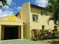 SUMMER SALE Stunning 3 Bed Child Friendly Villa, Private Pool. St James, Hotels in Prospect