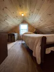 Quaint Retro Ash Cove Cottage - Country Houses