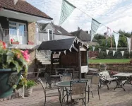 Parrett Hotel - Homestays