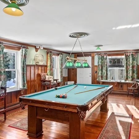 Mountainside Home In North Conway. Incredible Views, Hot Tub, Pets Allowed