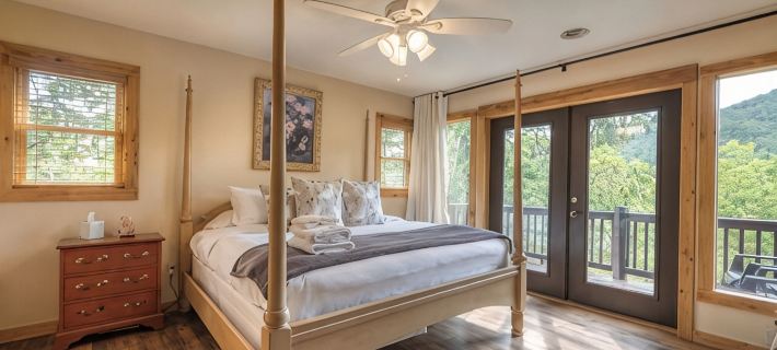 Peaceful Easy-Mountain Cabin for Slow Weekends & Shared Evenings Hotels in Union County