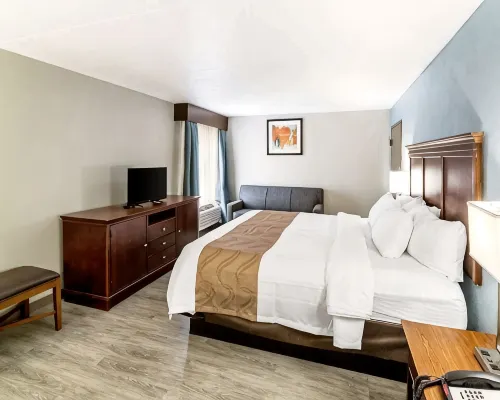 Farragut Inn & Suites Hotels in Farragut