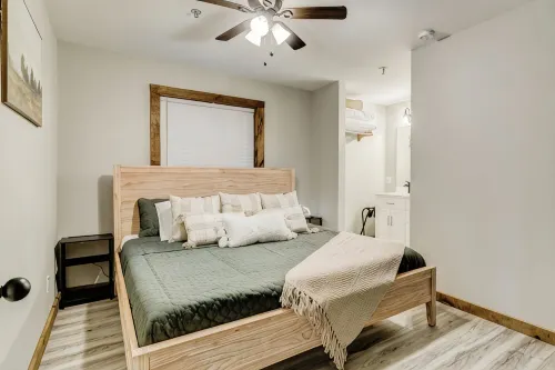 Offseason Discount! Free SDC Shuttle - King & Queen Cozy 2 Bedroom
