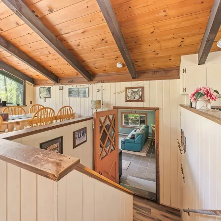 Cozy chalet with WiFi in charming No. Conway