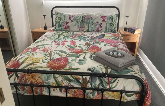 Cosy cottage on the edge on town within walking distance to the centre of town.