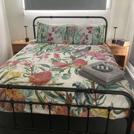 Cosy cottage on the edge on town within walking distance to the centre of town.